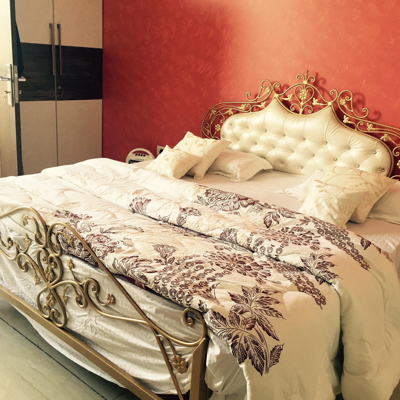 Royal Heritage Iron Bed